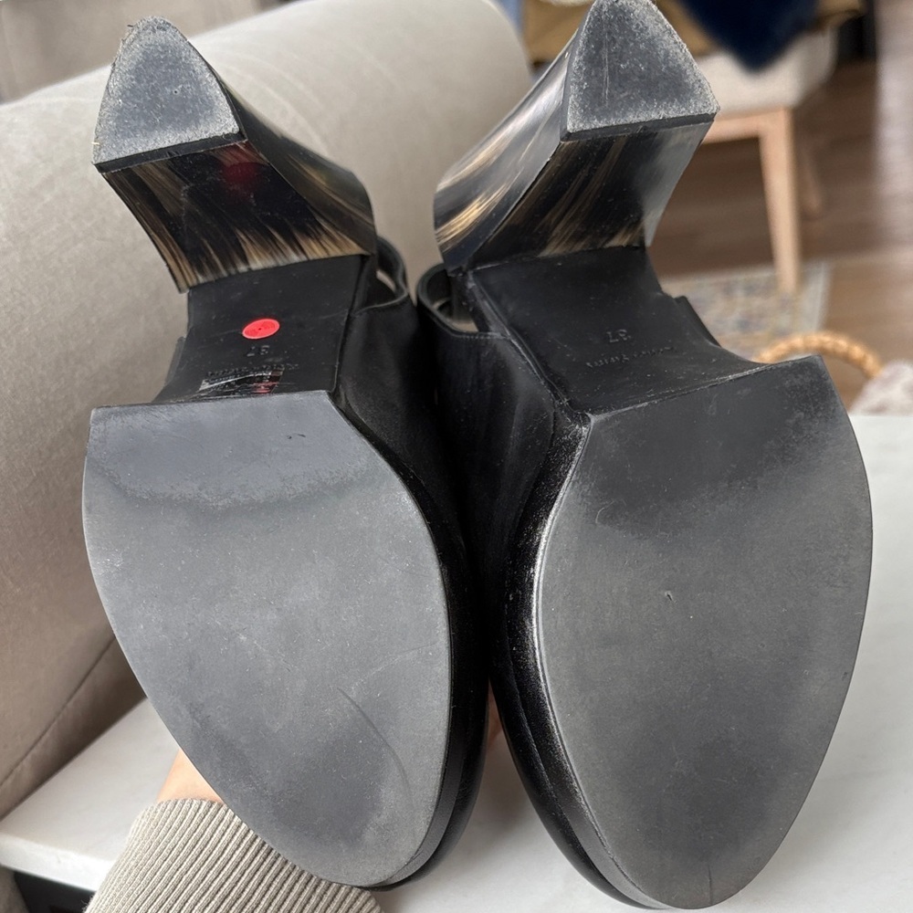 Elegant Black Leather Women's Chunky Heels - Picture 2 of 3